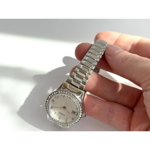 Silver Toned Rhinestone Vintage Stretch Ladies Vintage Wristwatch - 28mm WORKS! - Picture 5 of 10